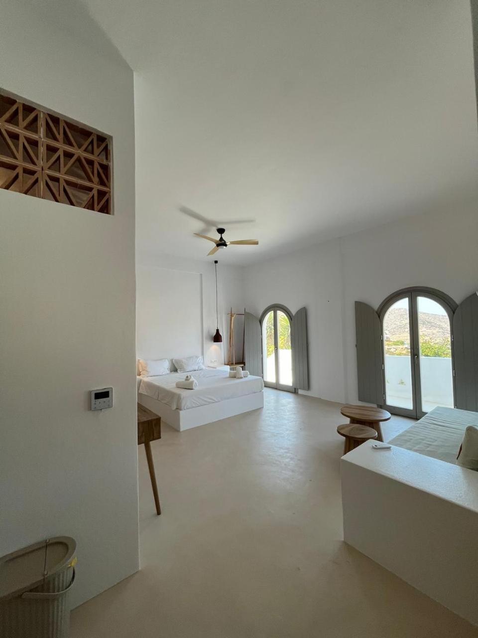 Ios Alcyon Blue Suites Exterior photo